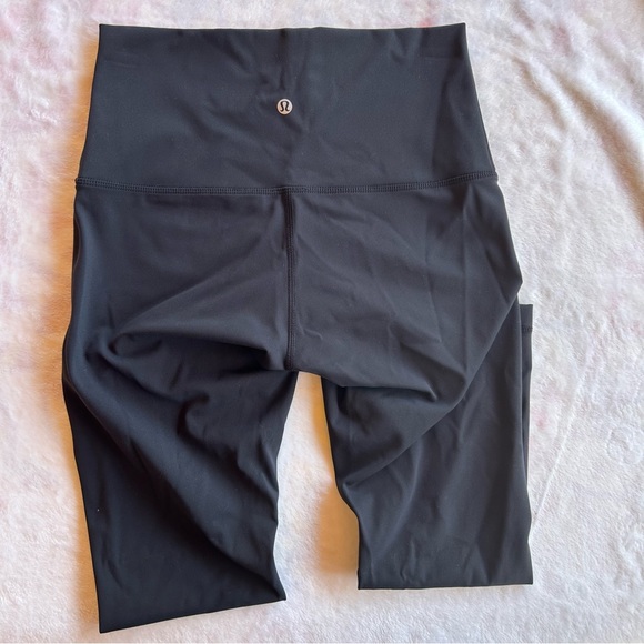 Lululemon Capri legging - Picture 5 of 5